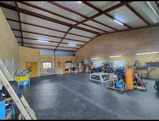 1,743M² BUSINESS FOR SALE IN MOKOPANE CENTRAL